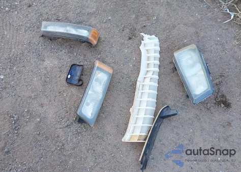 2005 Chevrolet Silverado 1500 Ls z USA, uszkodzony, nr VIN 2GCEC13T551318734